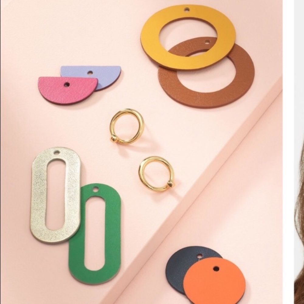 Color pop interchangeable earring set